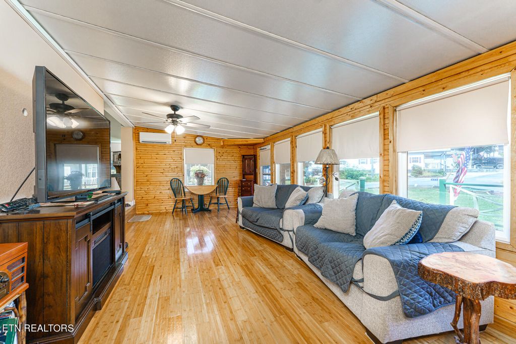 Photo of 555 Flamingo Circle, Townsend, TN 37882 (MLS # 1241155)