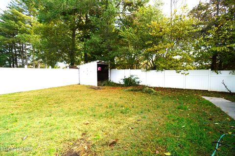 Tiny photo for 1725 Russell St, Morristown, TN 37813 (MLS # 1320594)