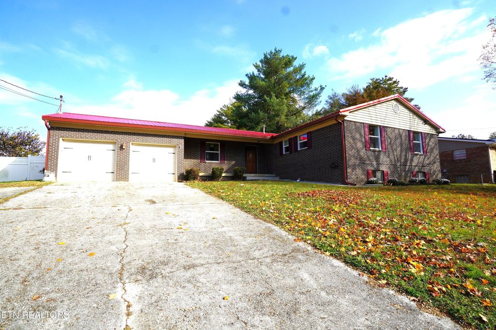 Photo of 1725 Russell St, Morristown, TN 37813 (MLS # 1320594)