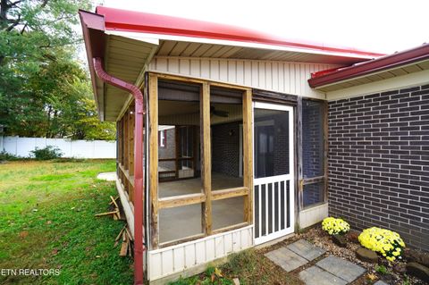 Tiny photo for 1725 Russell St, Morristown, TN 37813 (MLS # 1320594)