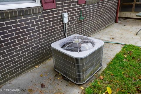 Tiny photo for 1725 Russell St, Morristown, TN 37813 (MLS # 1320594)