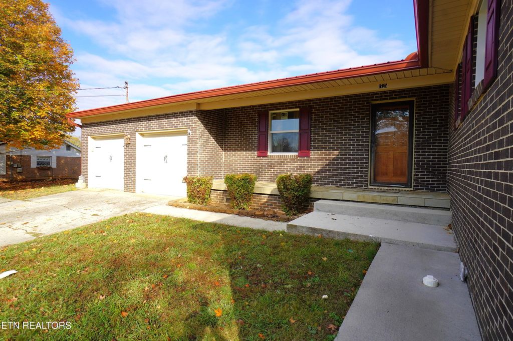 Photo of 1725 Russell St, Morristown, TN 37813 (MLS # 1320594)