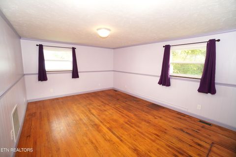 Tiny photo for 1725 Russell St, Morristown, TN 37813 (MLS # 1320594)