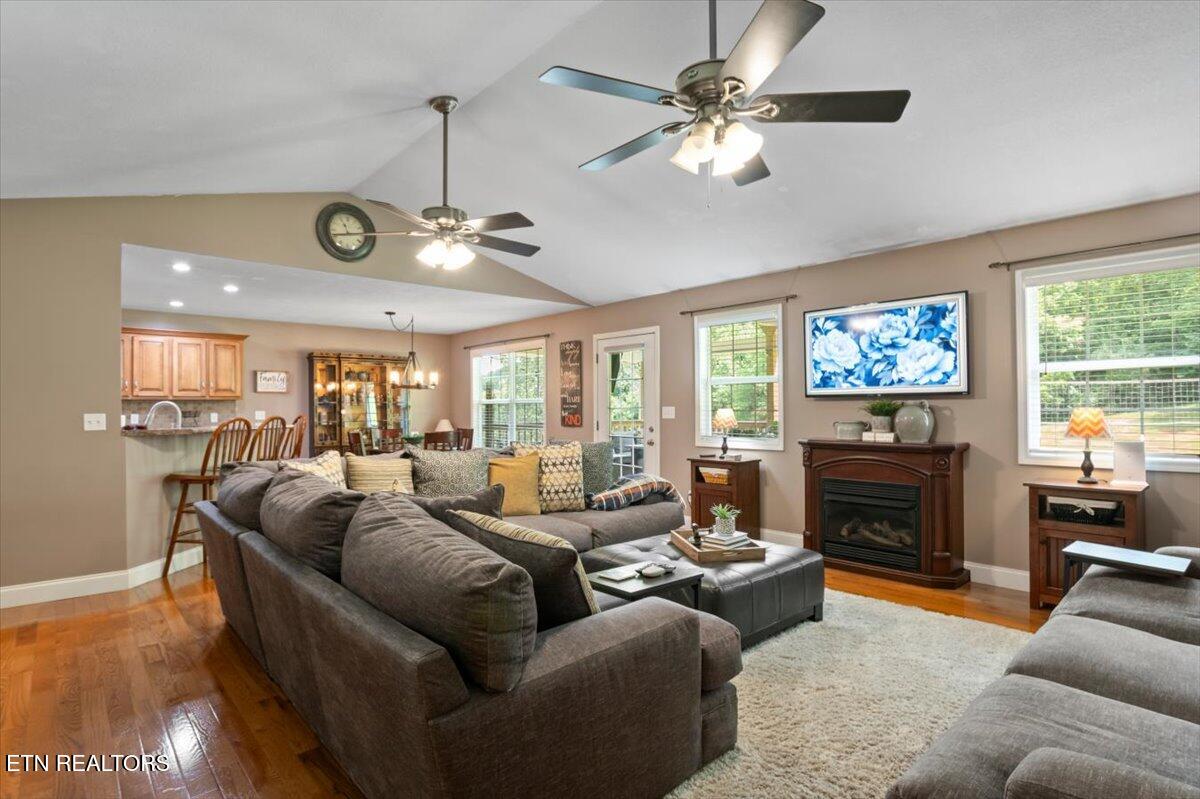 667 Pine Hollow Rd