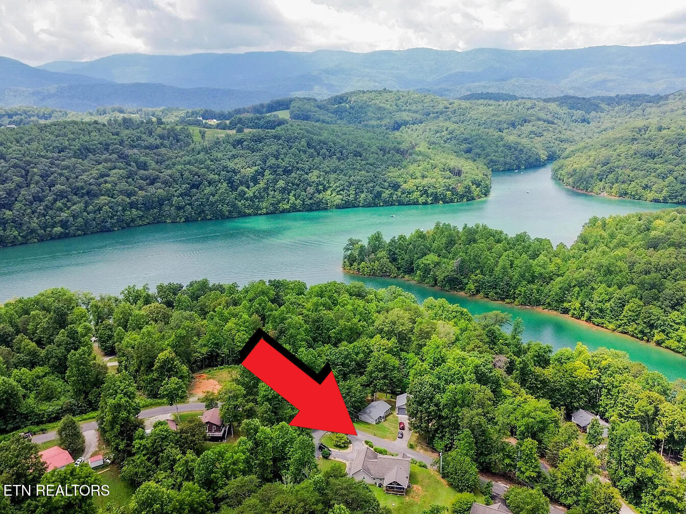 667 Pine Hollow Rd