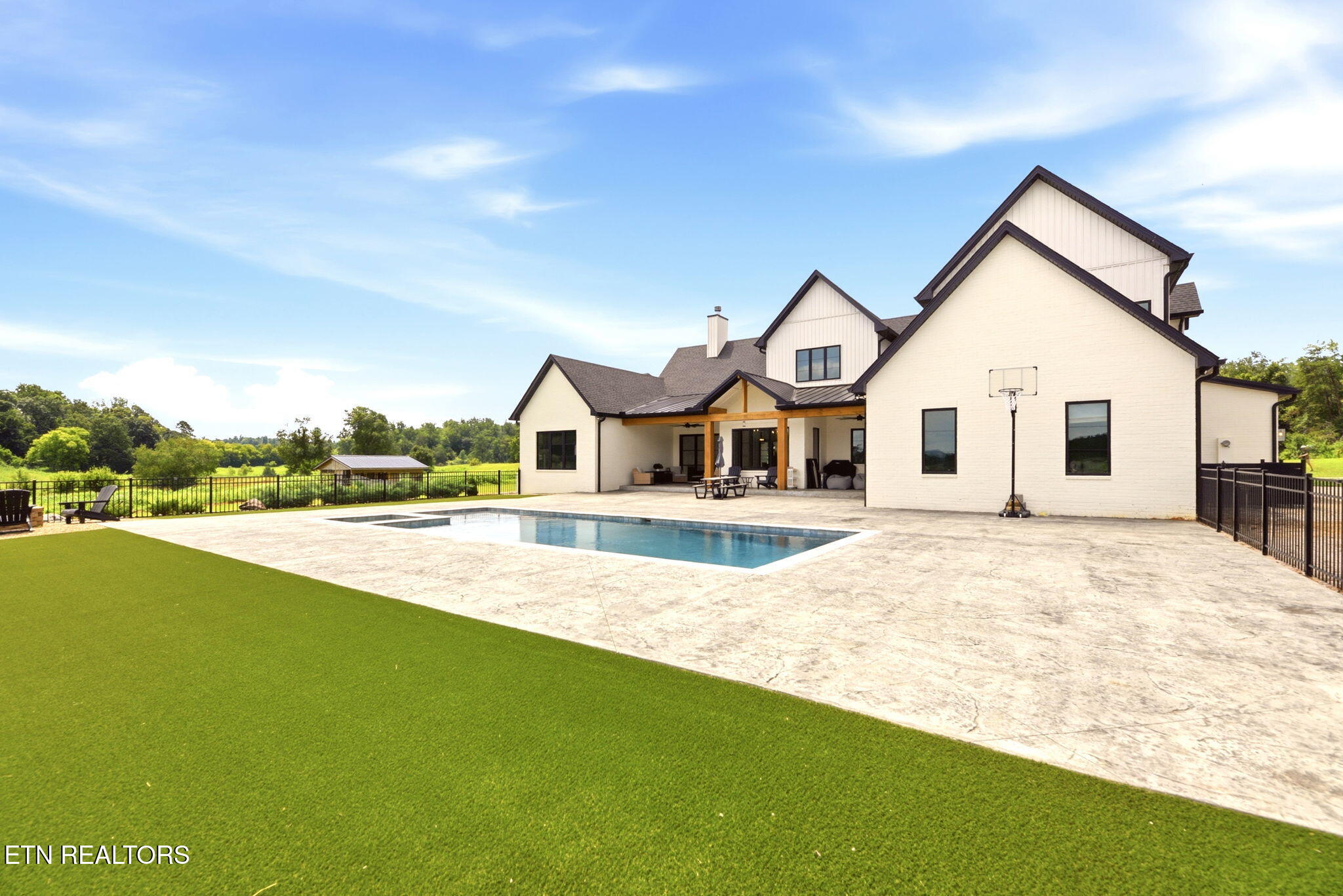 363 Zachary Rd