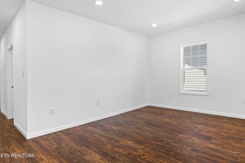 Tiny photo for 415 W 1St Ave, Lenoir City, TN 37771 (MLS # 1319224)