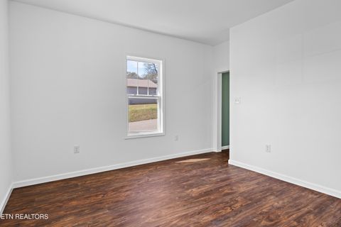 Tiny photo for 415 W 1St Ave, Lenoir City, TN 37771 (MLS # 1319224)