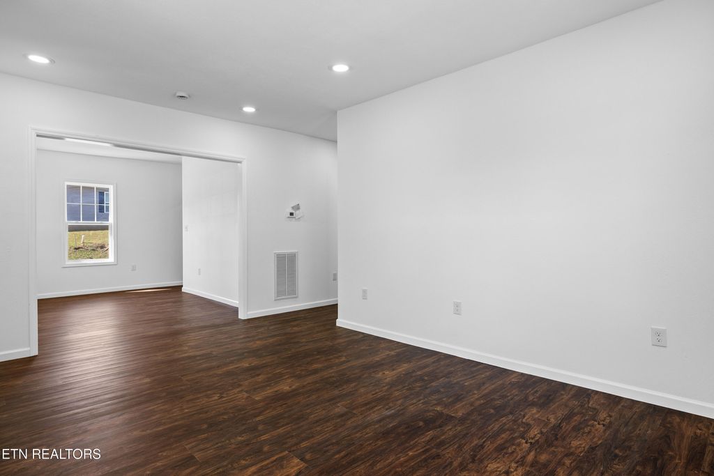 Photo of 415 W 1St Ave, Lenoir City, TN 37771 (MLS # 1319224)