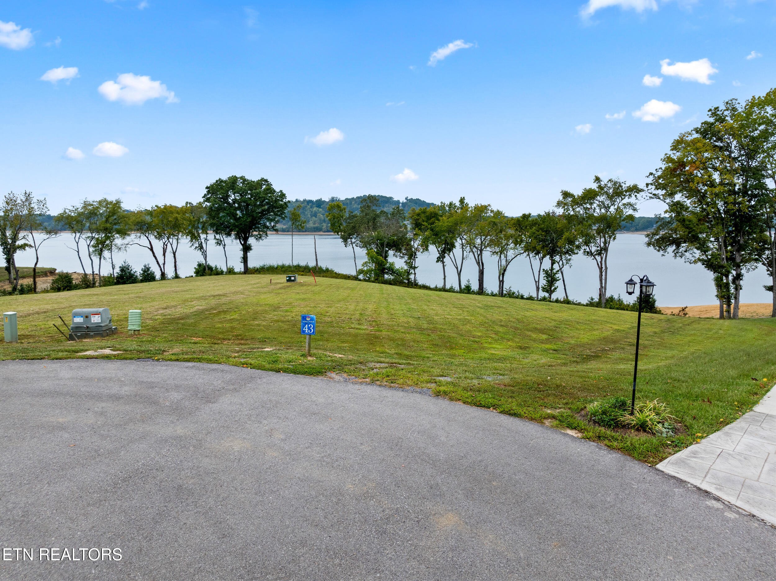 43 English Mountain Point