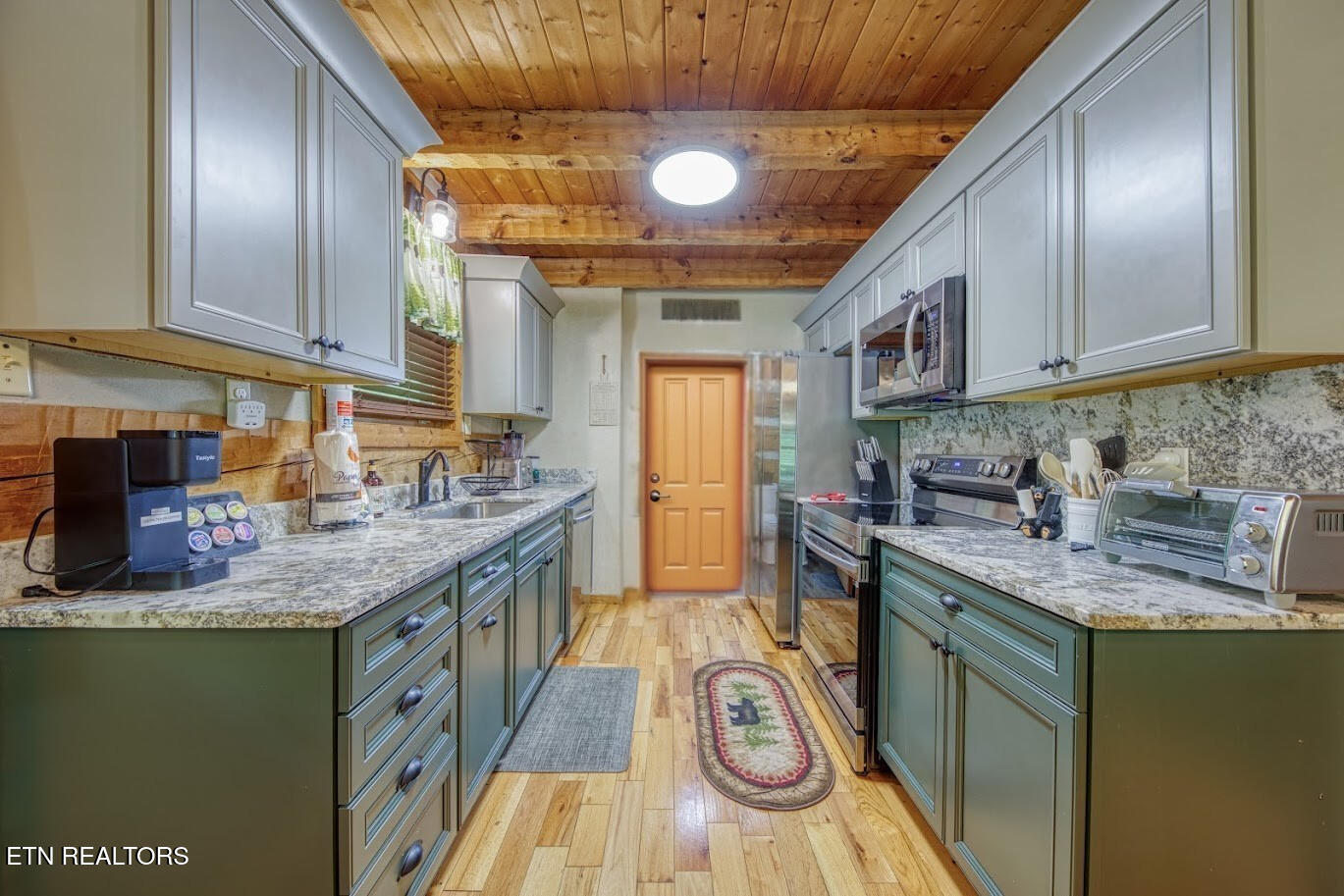 410 Sassafras Tr