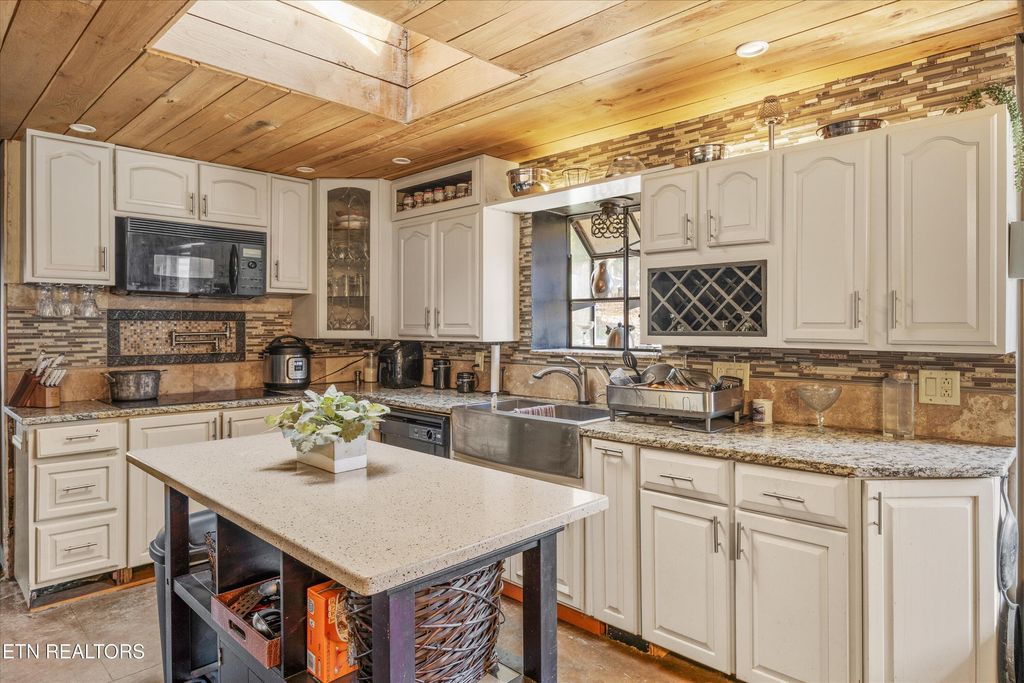 Photo of 5506 Raccoon Valley Drive, Knoxville, TN 37938 (MLS # 1323255)