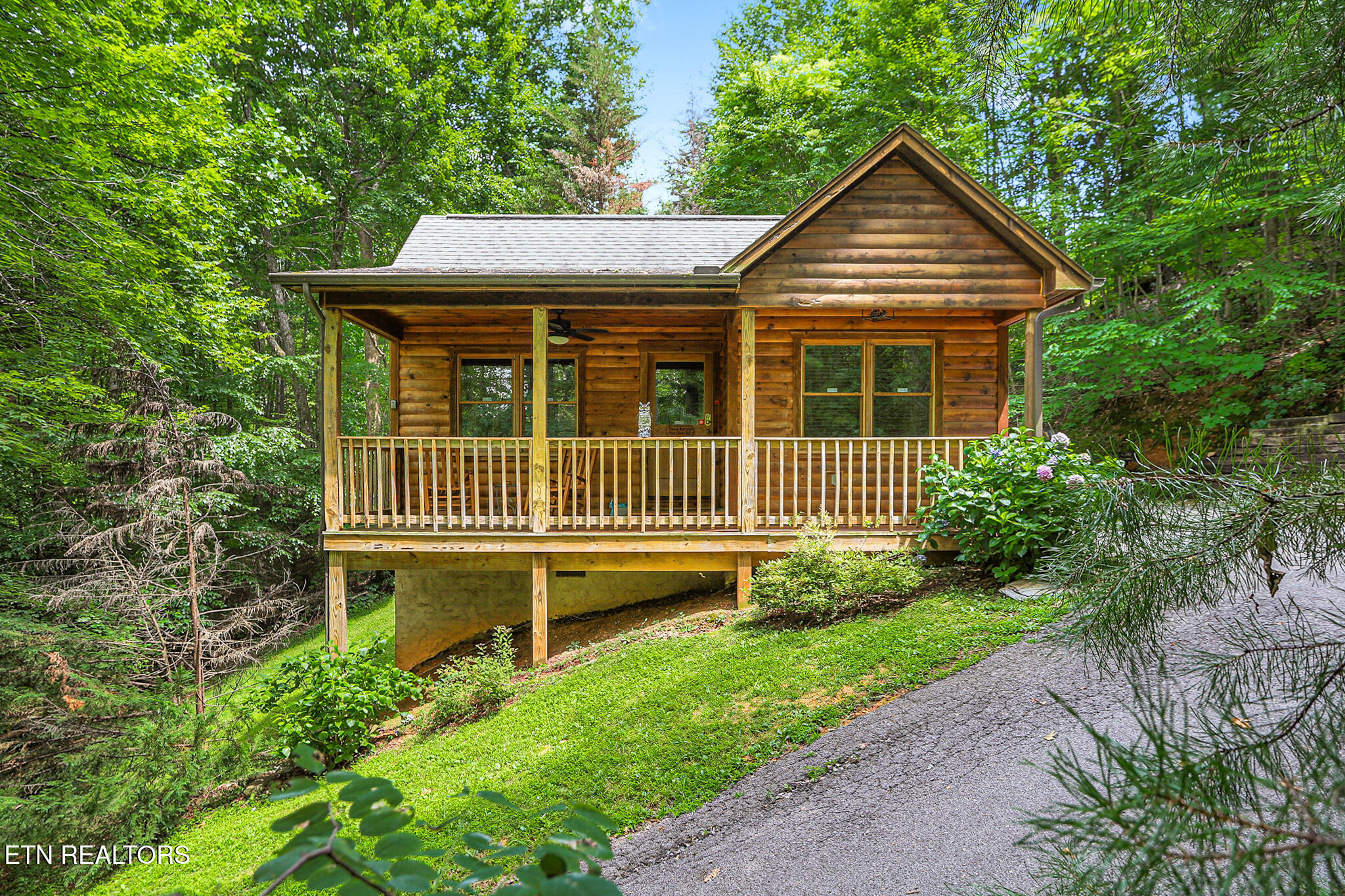 1127 Oak Court