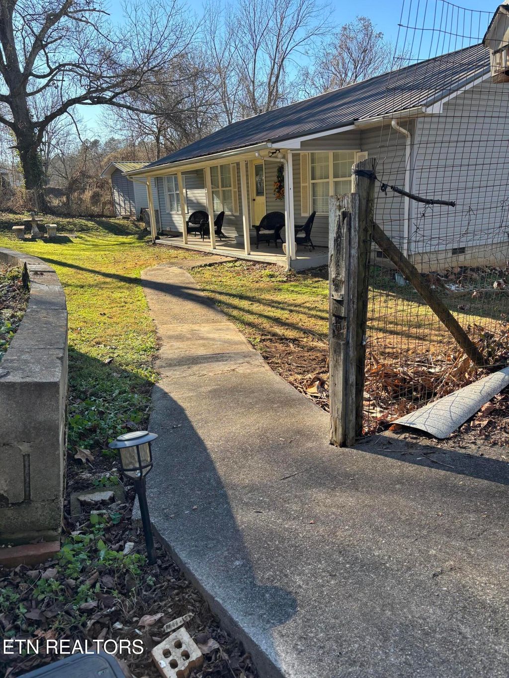 Photo of 620 Southard St, Tellico Plains, TN 37385 (MLS # 1285546)