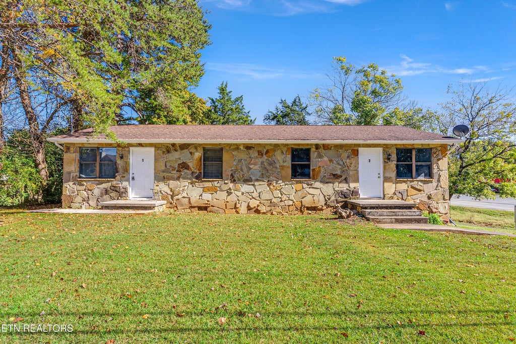 Photo of 6908 W Martin Mill Pike, Knoxville, TN 37920 (MLS # 1360448)