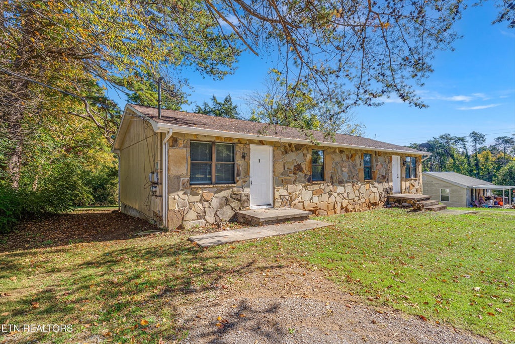 Photo of 6908 W Martin Mill Pike, Knoxville, TN 37920 (MLS # 1360448)