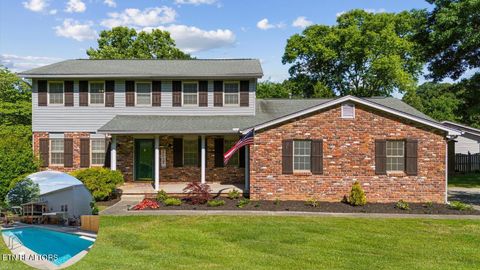 Single Family Residence in Knoxville TN 1309 Court Field Rd.jpg