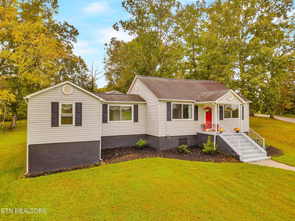 Photo of 9102 Washington Pike, Corryton, TN 37721 (MLS # 1318439)