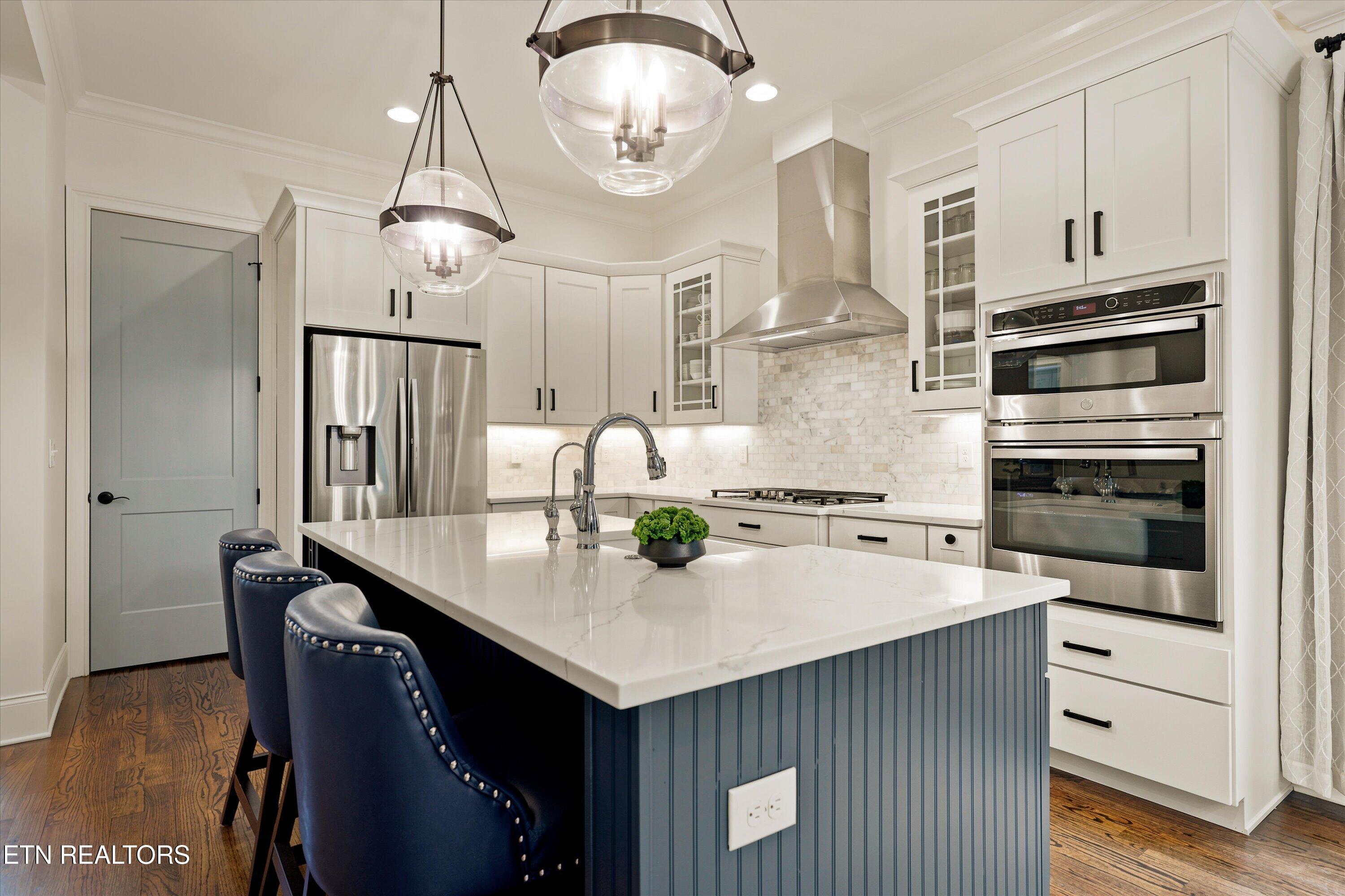 12424 English Laurel Lane