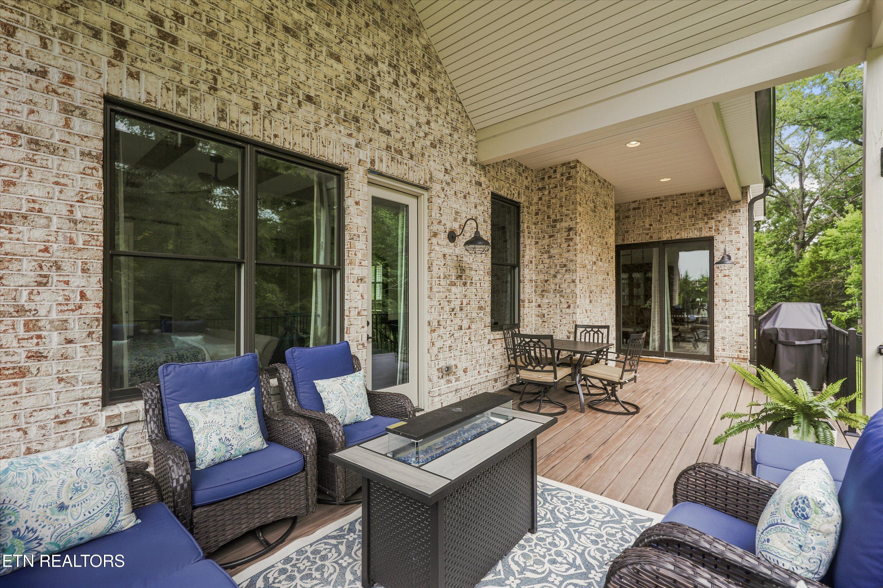 12424 English Laurel Lane