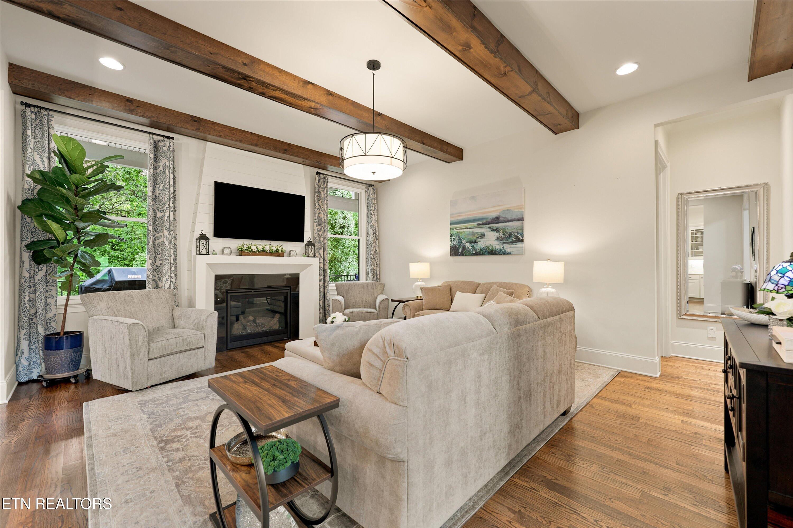 12424 English Laurel Lane