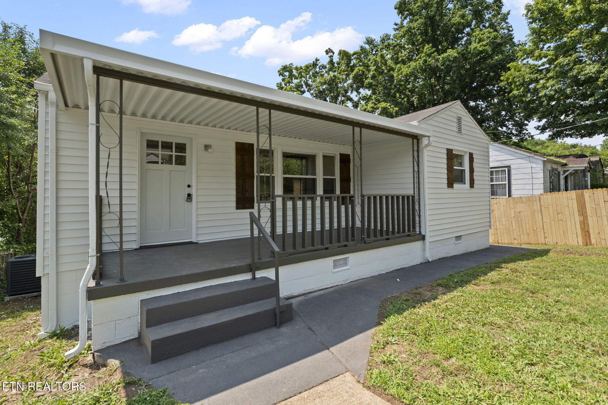 2504 Larkwood Lane