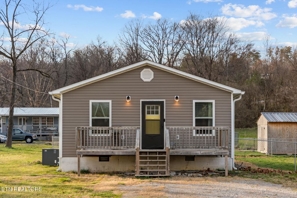 Photo of 233 Hebbertsburg Rd, Crab Orchard, TN 37723 (MLS # 1331855)