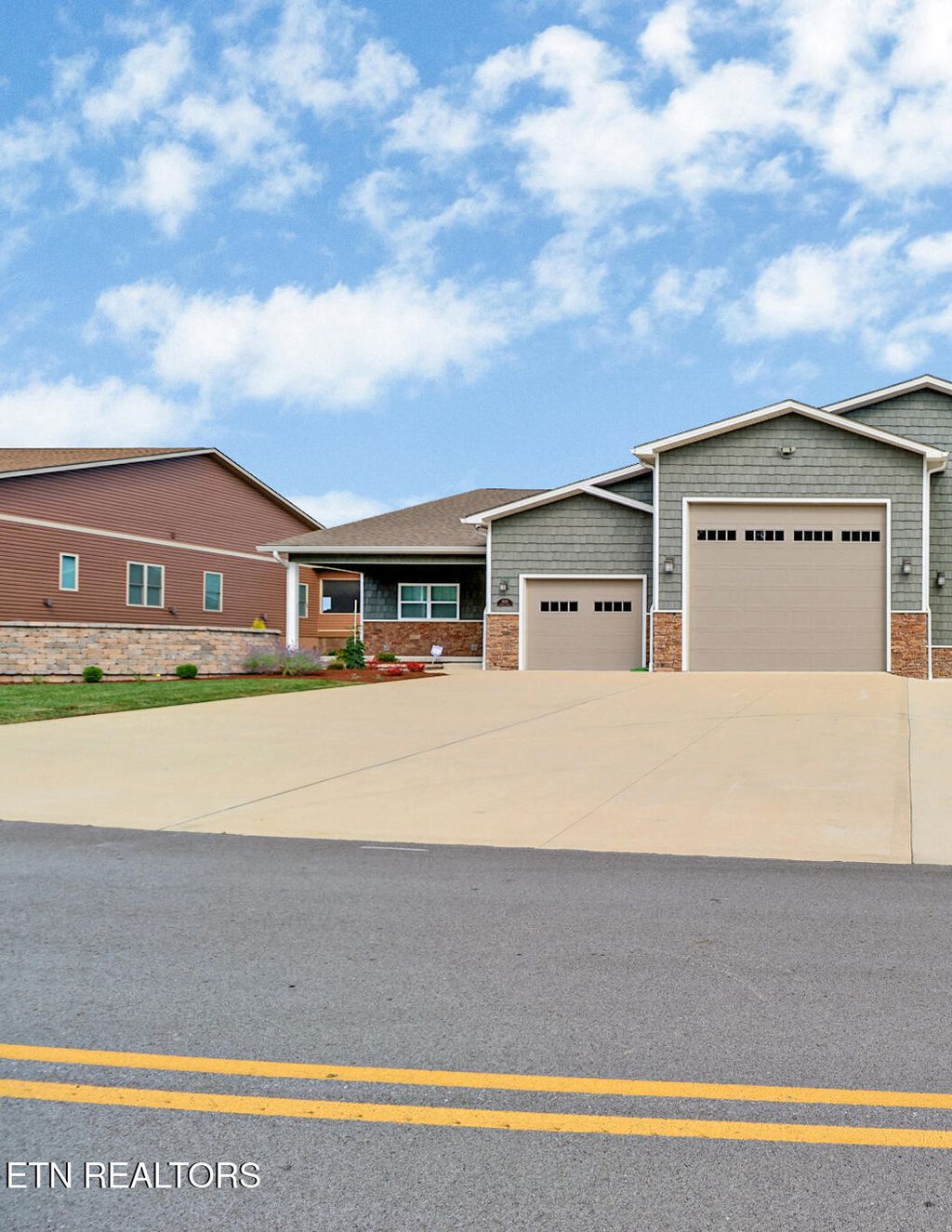 Photo of 533 Holly Tree Drive, Crossville, TN 38555 (MLS # 1323915)
