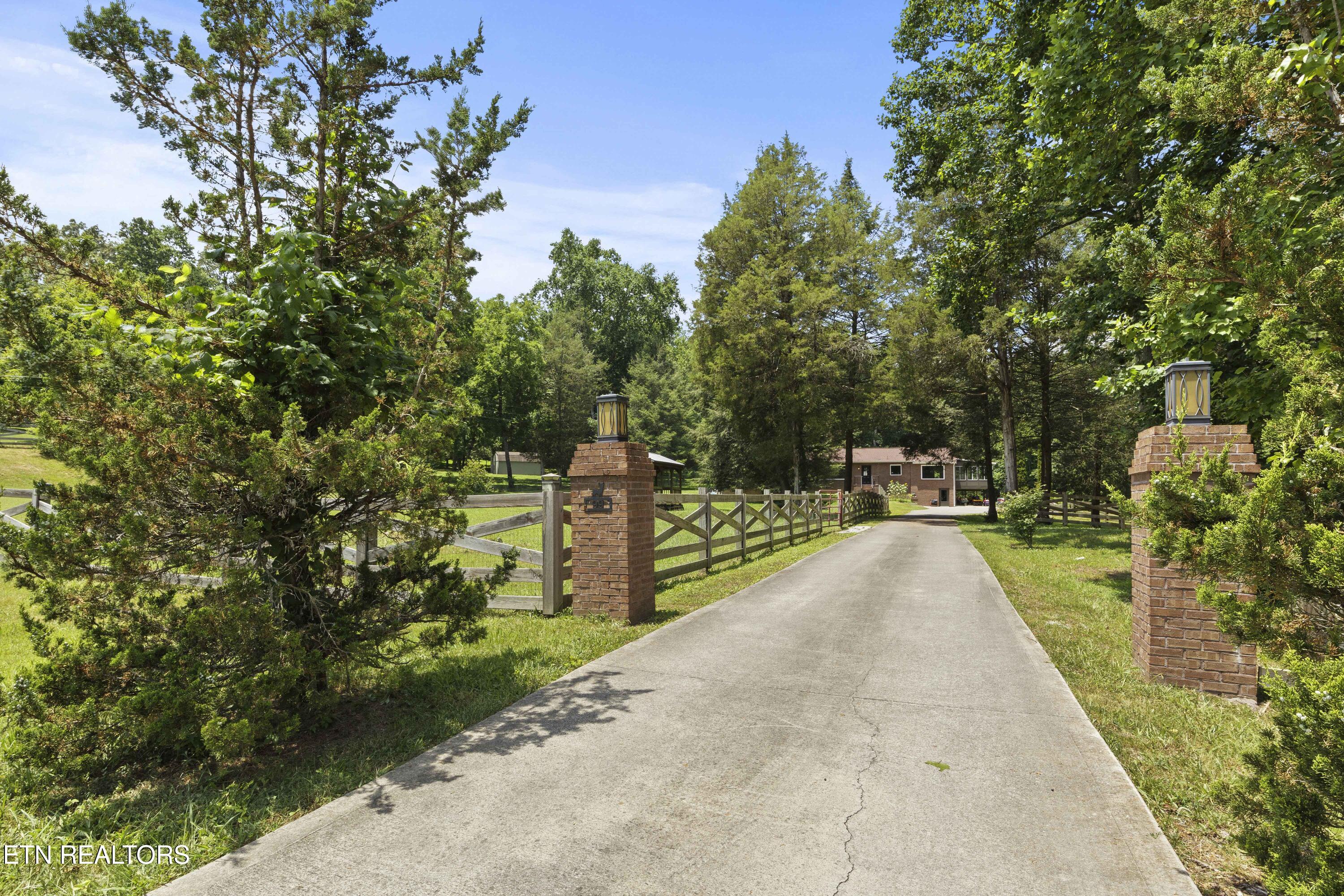 99 Reservoir Rd