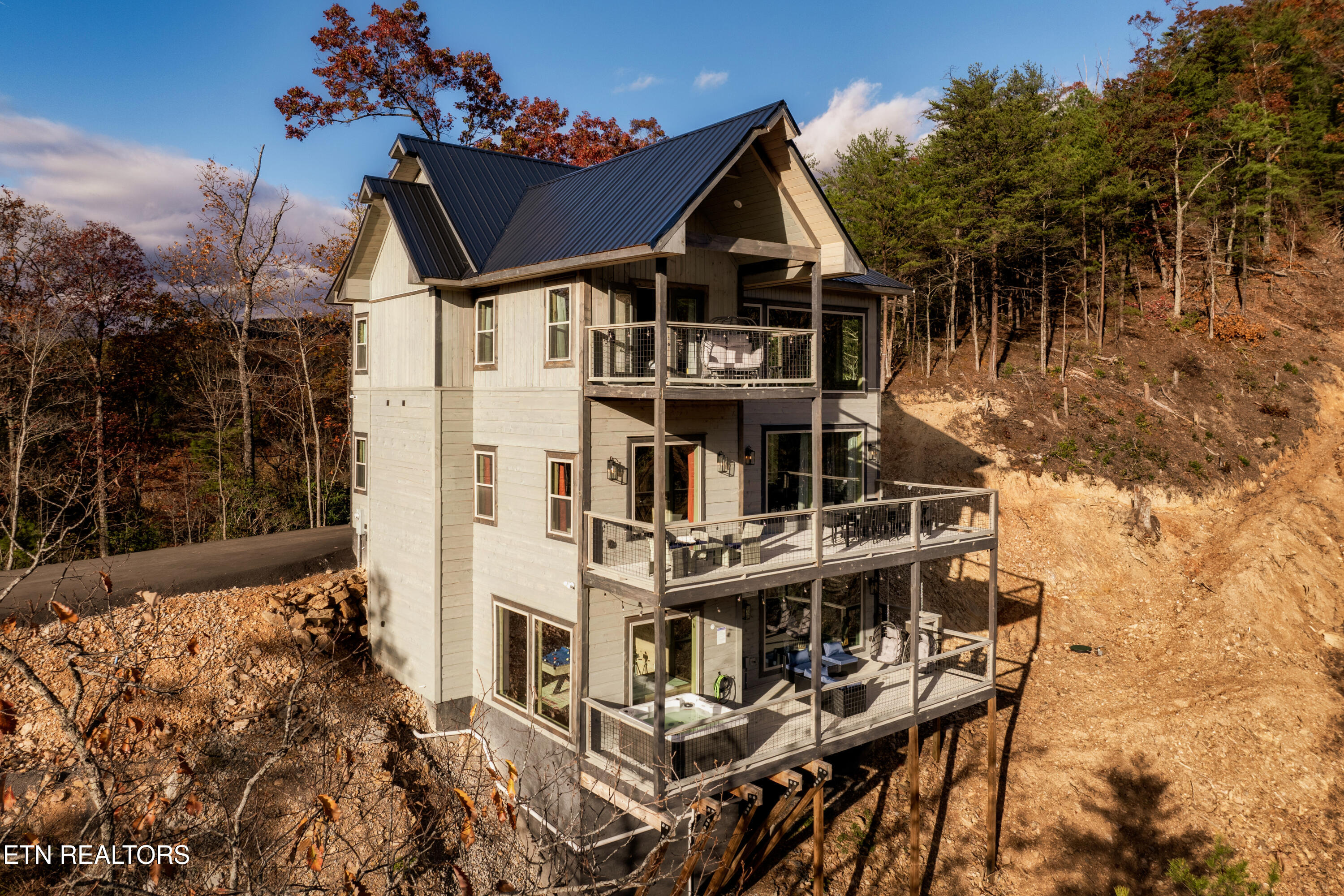 4249 Wolf Hollow Way