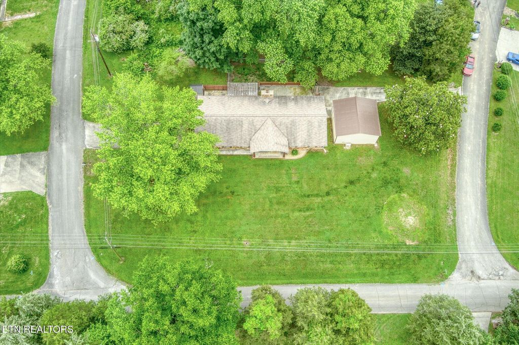 Photo of 241 Greenwood Drive, Harriman, TN 37748 (MLS # 1301476)