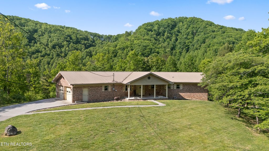 Photo of 1181 Pine Mountain Road RD, Sevierville, TN 37862 (MLS # 1339795)