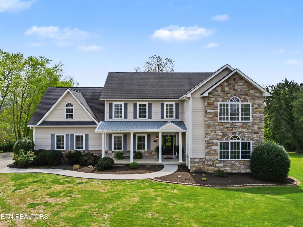 Photo of 1323 Stonehenge Drive, Maryville, TN 37803 (MLS # 1336477)