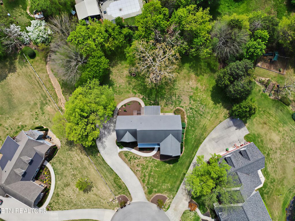 Photo of 1323 Stonehenge Drive, Maryville, TN 37803 (MLS # 1336477)