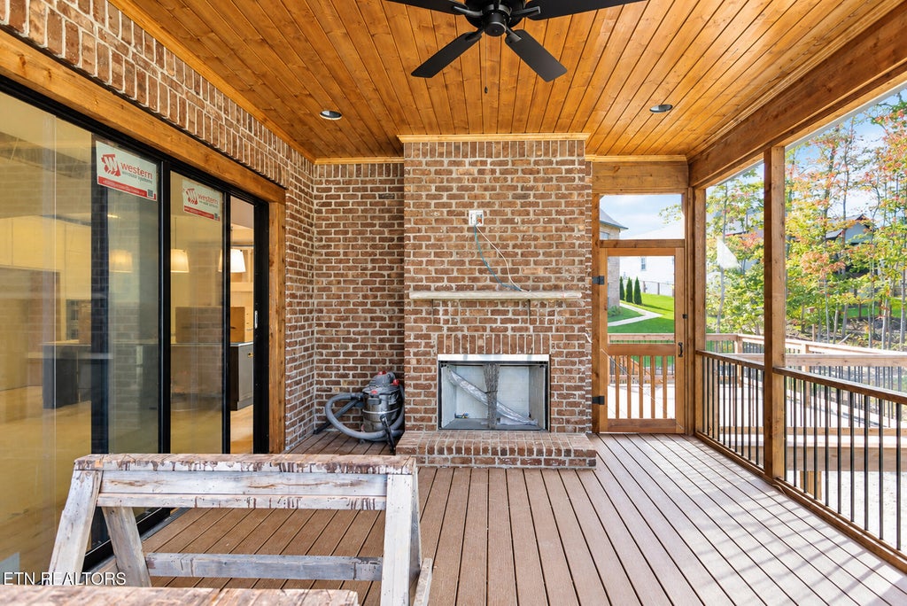 Photo of 103 Chestnut Ridge Court, Crossville, TN 38558 (MLS # 1358891)