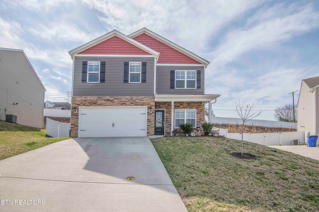 Photo of 514 Cliff St, Morristown, TN 37814 (MLS # 1332531)
