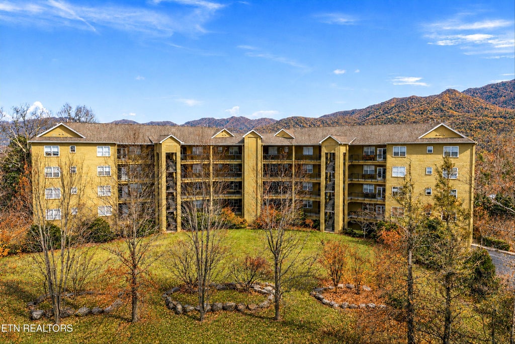 Photo of 338 Pinnacle View Way #132, Gatlinburg, TN 37738 (MLS # 1350327)