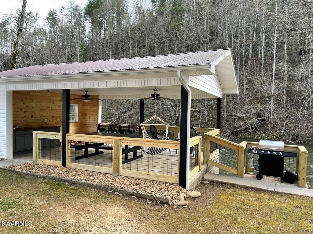 Photo of 6246 Old Walland Hwy, Walland, TN 37886 (MLS # 1205169)