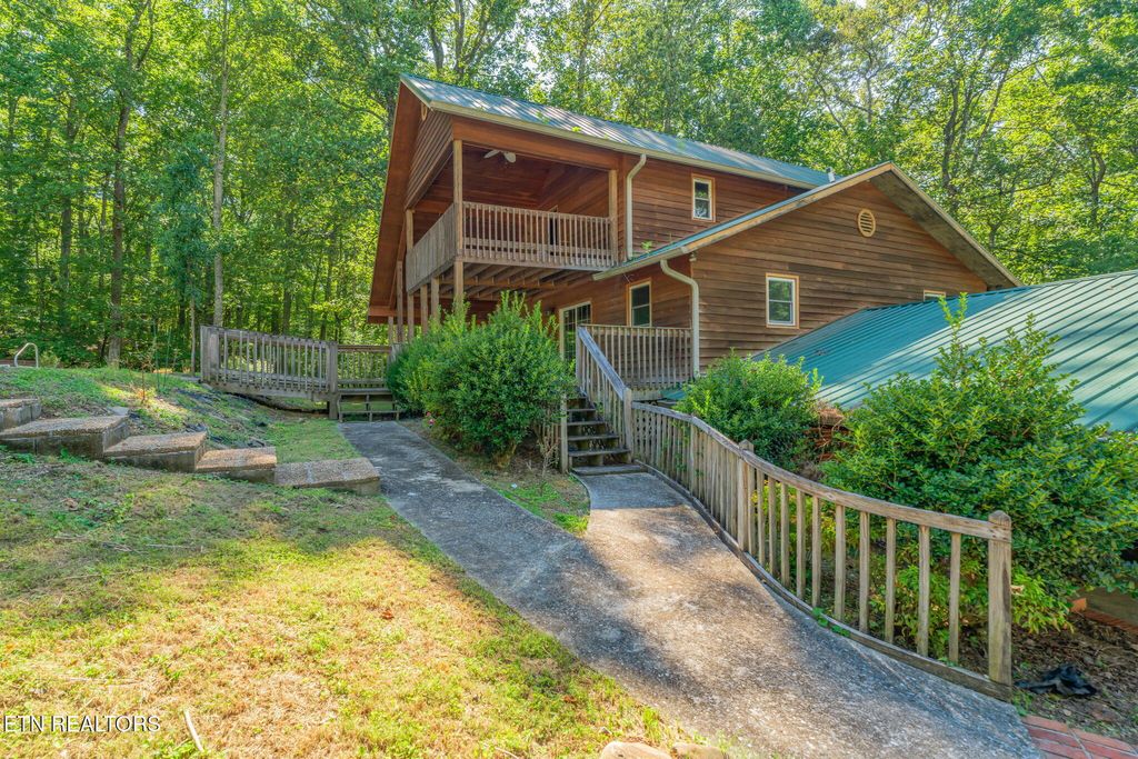 Photo of 218 Lakescene Rd, Kingston, TN 37763 (MLS # 1313877)