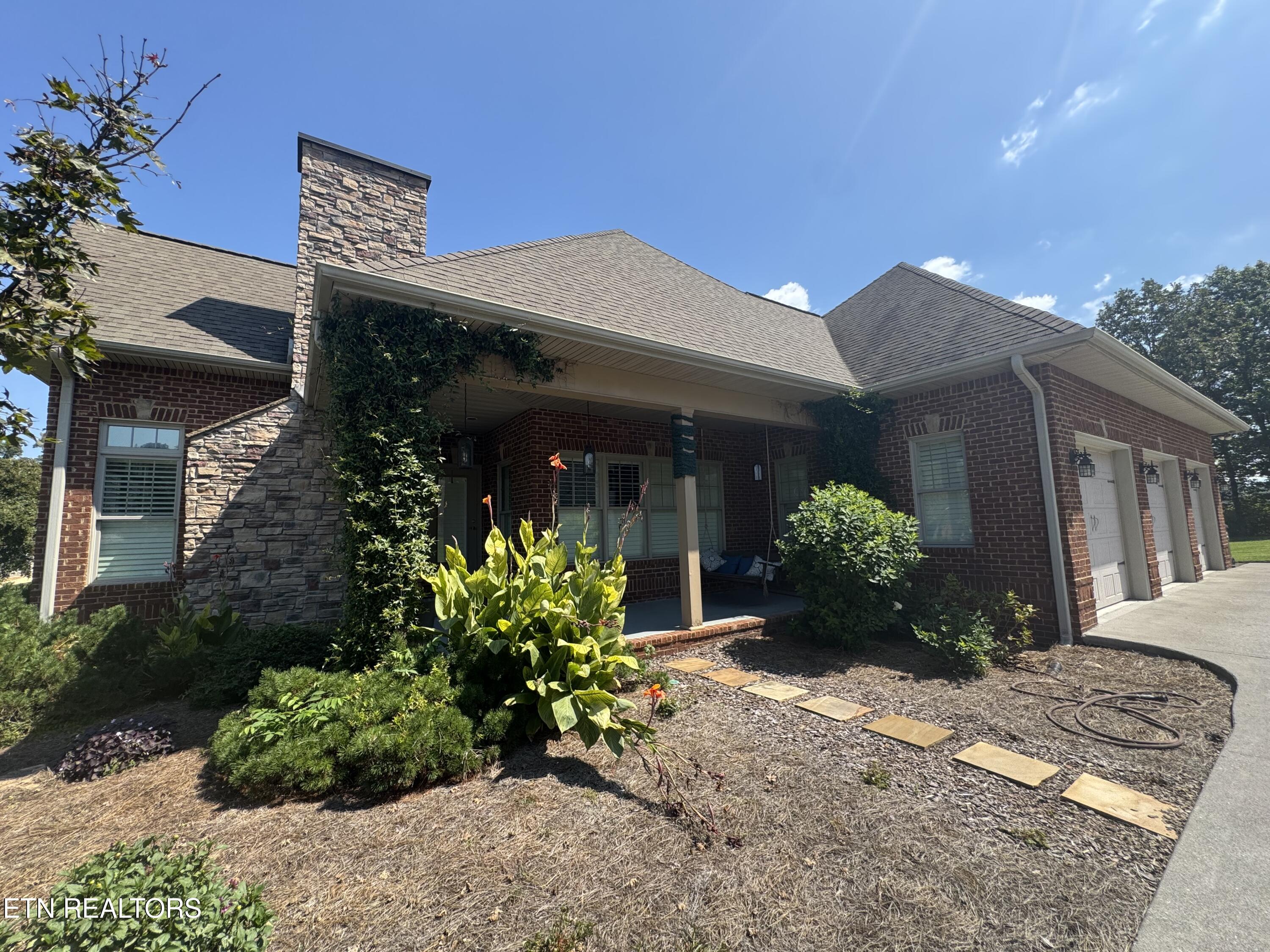 600 Oak Chase Blvd