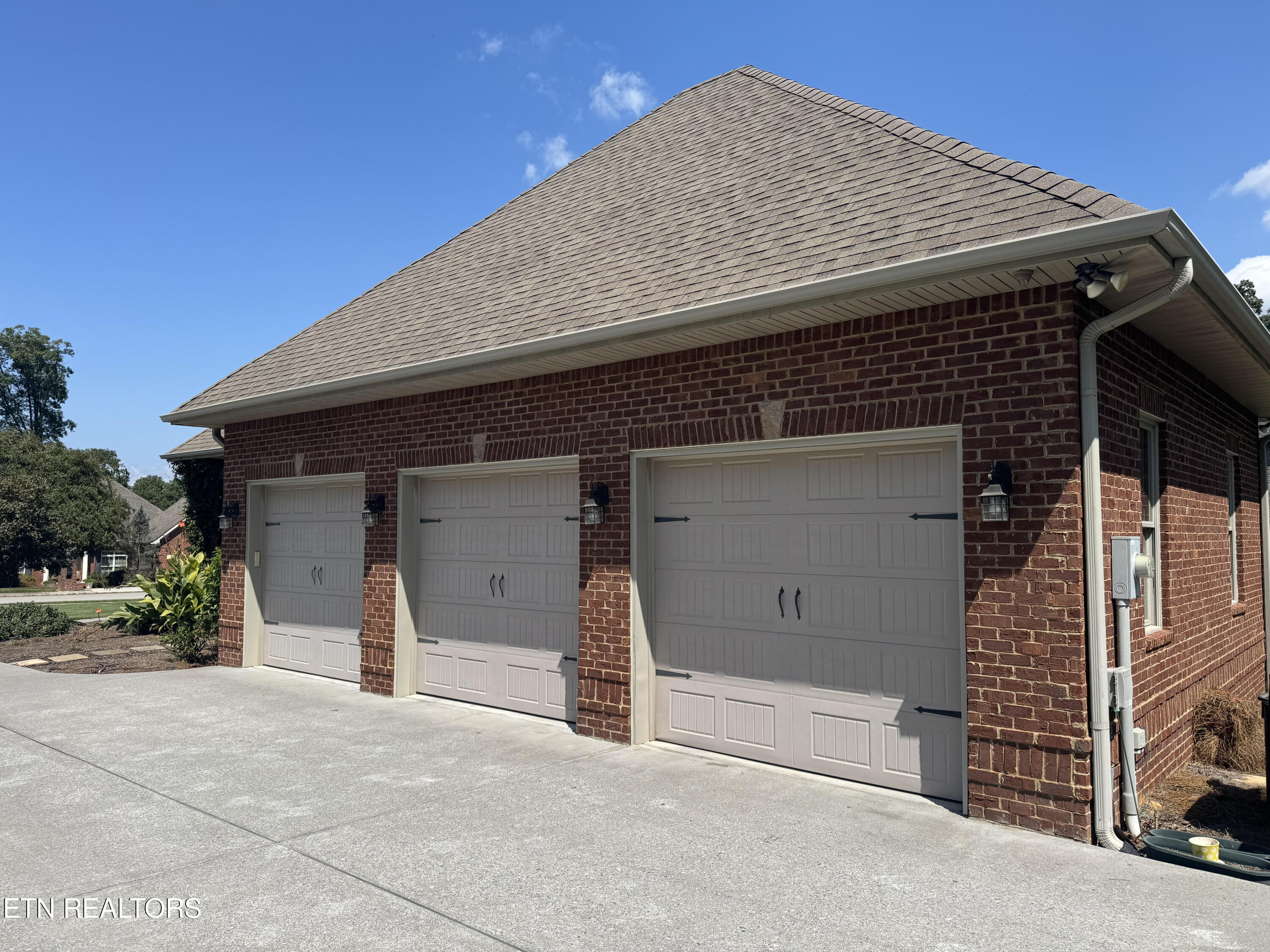 600 Oak Chase Blvd