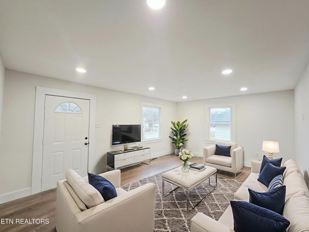 Photo of 3824 Catalpa Ave, Knoxville, TN 37914 (MLS # 1323462)