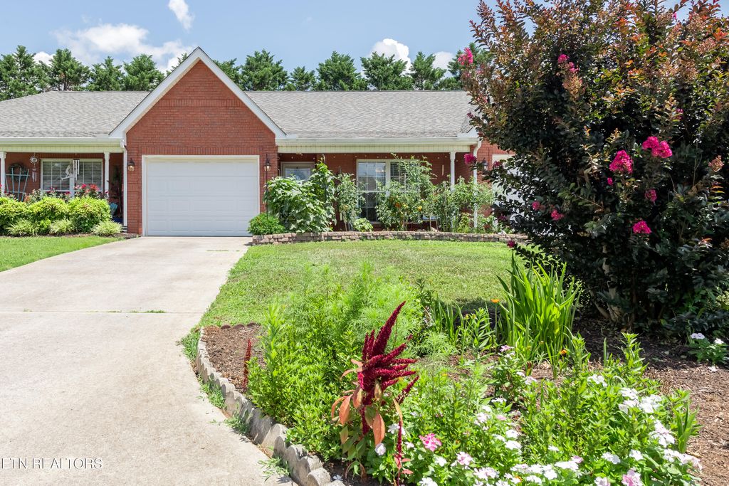 Photo of 2912 Dominion Drive, Maryville, TN 37803 (MLS # 1349100)