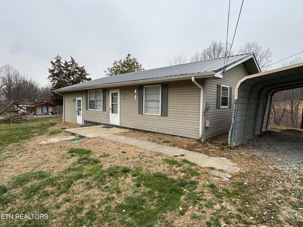 Photo of 204 Lone Holly Lane, New Tazewell, TN 37825 (MLS # 1292518)