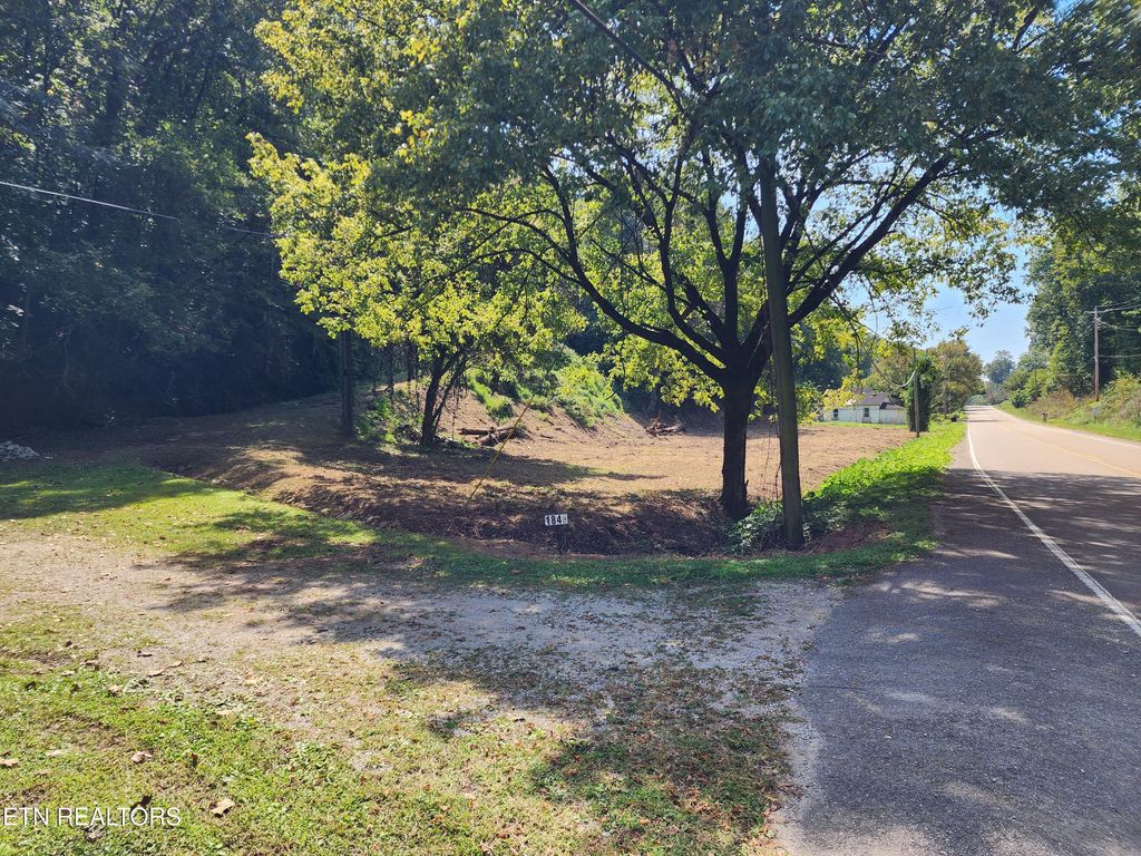 Photo of 1843 Ruritan Rd Rd, Harriman, TN 37748 (MLS # 1316086)