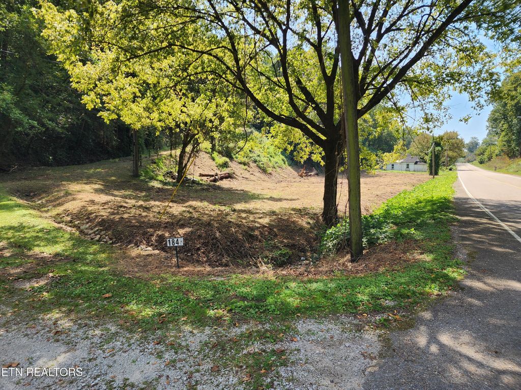 Photo of 1843 Ruritan Rd Rd, Harriman, TN 37748 (MLS # 1316086)