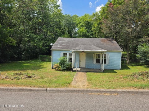 Photo of 1602 N Jackson St, Athens, TN 37303 (MLS # 1353682)