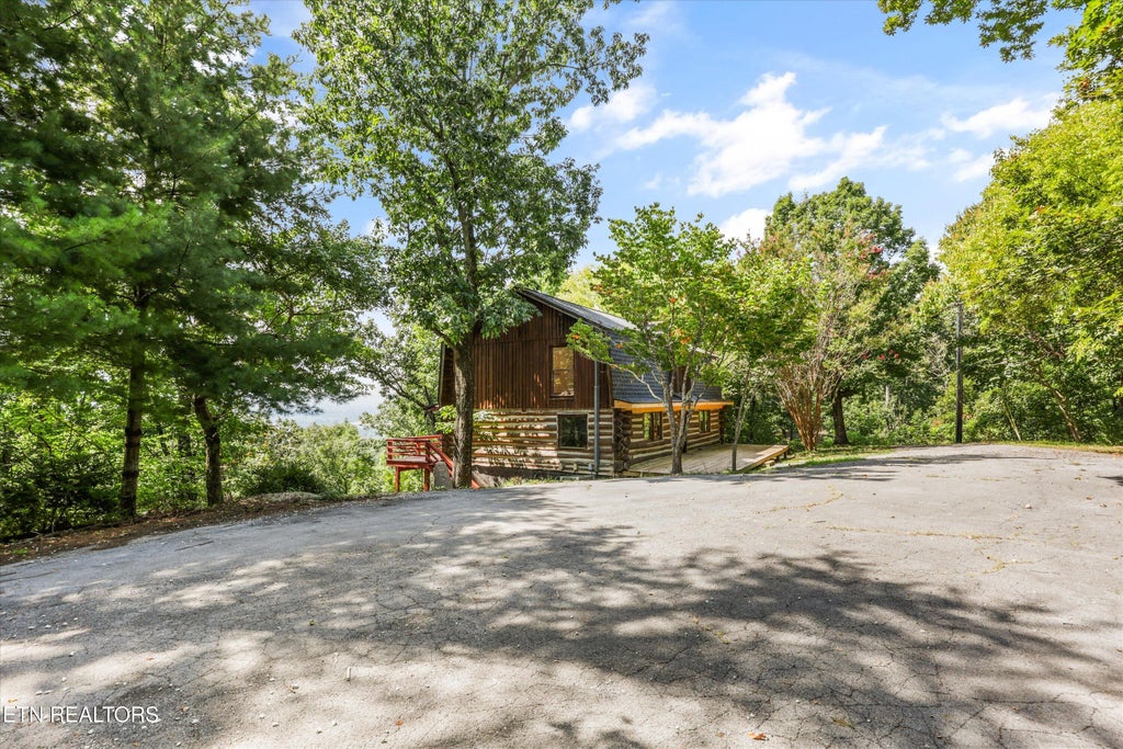Photo of 2834 Honeysuckle Tr, Rockford, TN 37853 (MLS # 1353664)
