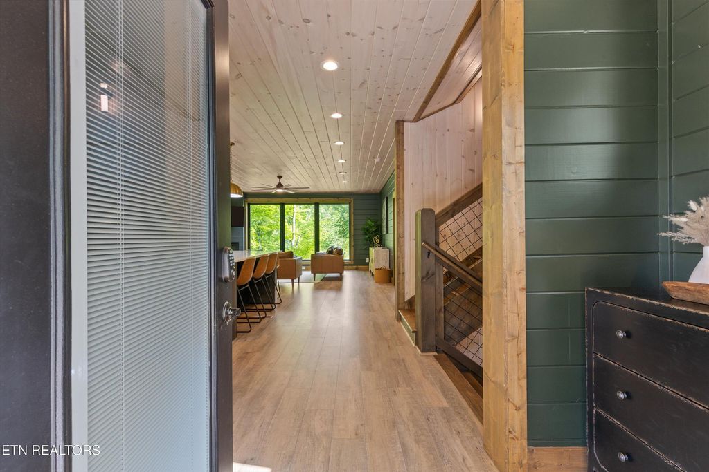 Photo of 906 Saddle Creek Way, Sevierville, TN 37862 (MLS # 1324561)