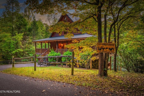 Photo of 1570 Oldham Springs Way, Sevierville, TN 37876 (MLS # 1357466)